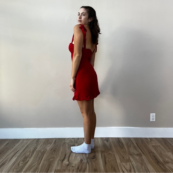 Reformation Christine Dress | Lipstick🎉SALE🎀 NEW - Picture 4 of 14